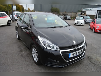 Peugeot - 208
