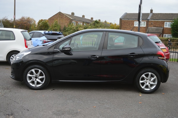 Used Peugeot 208 2016 for sale - 76292868: Photo 5
