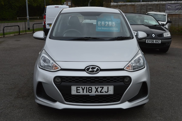 Used Hyundai i10 2018 for sale - 76186901: Photo 2
