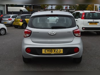Used Hyundai i10 2018 for sale - 76186901: Photo 4