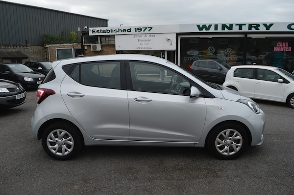 Used Hyundai i10 2018 for sale - 76186901: Photo 7