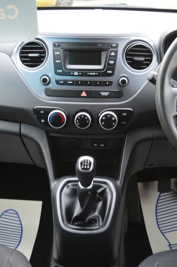 Used Hyundai i10 2018 for sale - 76186901: Photo 8