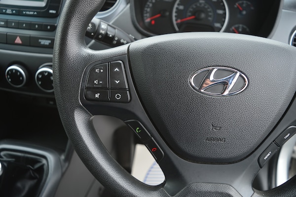 Used Hyundai i10 2018 for sale - 76186901: Photo 9