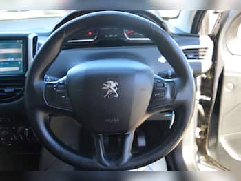 Used Peugeot 208 2012 for sale - 79779380: Photo