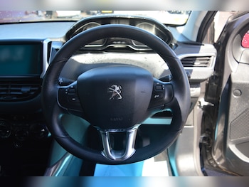 Used Peugeot 2008 2016 for sale - 78789290: Photo
