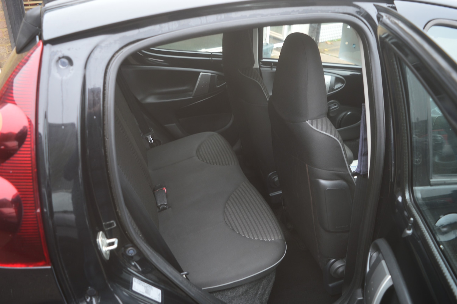 Used Peugeot 107 2013 for sale - 76581225: Photo 12