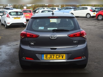 Used Hyundai i20 2017 for sale - 76395569: Photo