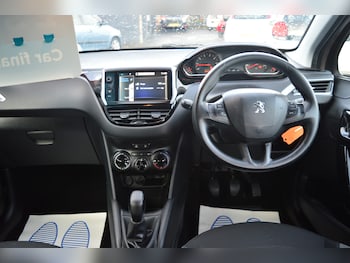 Used Peugeot 208 2013 for sale - 76847945: Photo