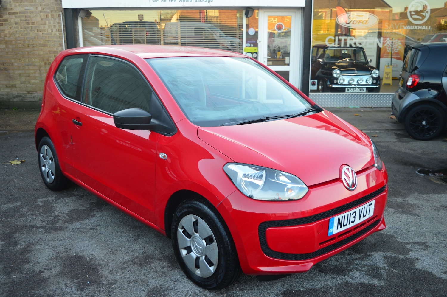 Used Volkswagen up! 2013 for sale - 76653852: Photo 1
