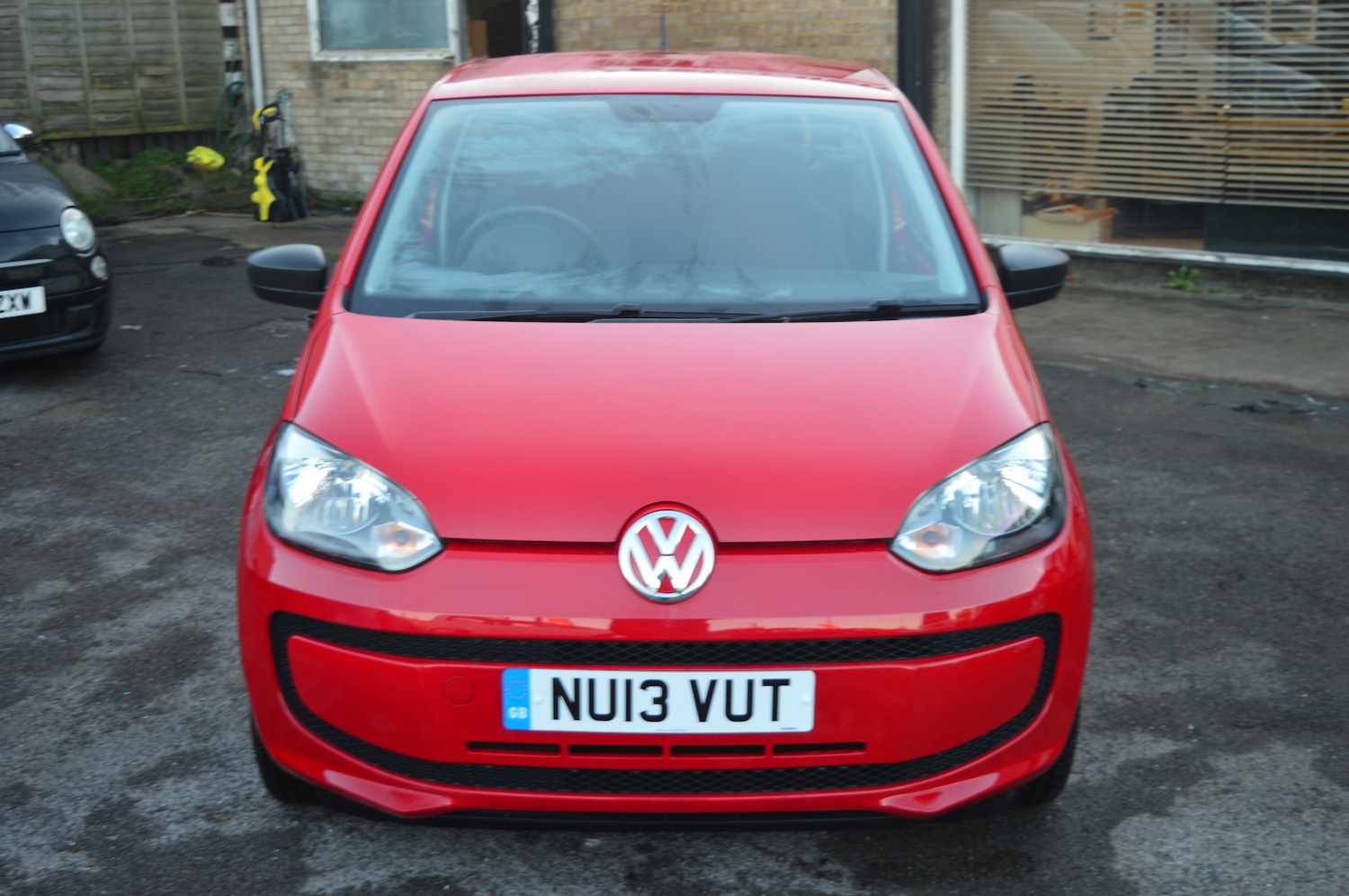 Used Volkswagen up! 2013 for sale - 76653852: Photo 2