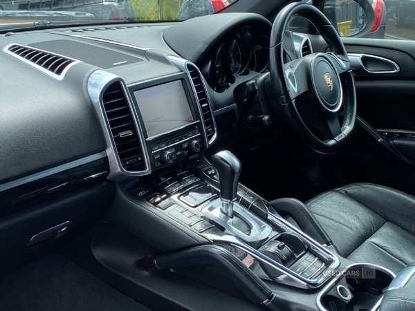 Used Porsche Cayenne 2011 for sale - 77306694: Photo 4