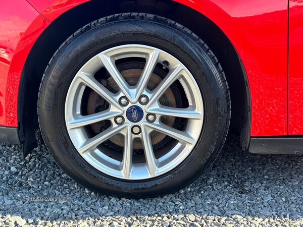 Used Ford Focus 2015 for sale - 76378338: Photo 4