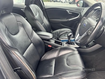 Used Volvo V40 2015 for sale - 79427047: Photo