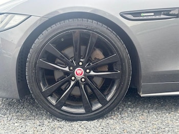 Used Jaguar XE 2018 for sale - 78810565: Photo