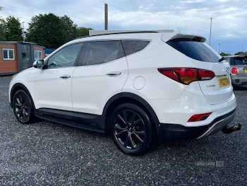 Used Hyundai Santa Fe 2017 for sale - 78867465: Photo