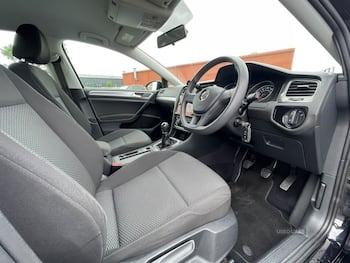 Used Volkswagen Golf 2017 for sale - 79591024: Photo