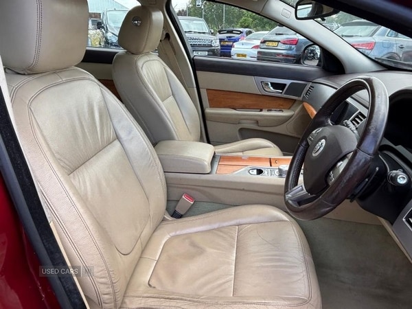 Used Jaguar XF 2010 for sale - 75187729: Photo 2