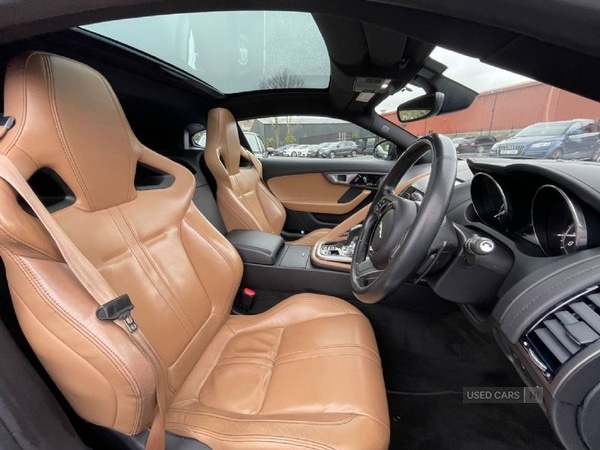 Used Jaguar F-Type 2015 for sale - 77575705: Photo 2