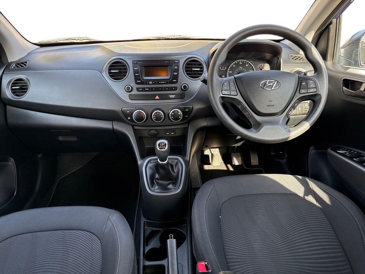 Used Hyundai i10 2017 for sale - 77685774: Photo 13