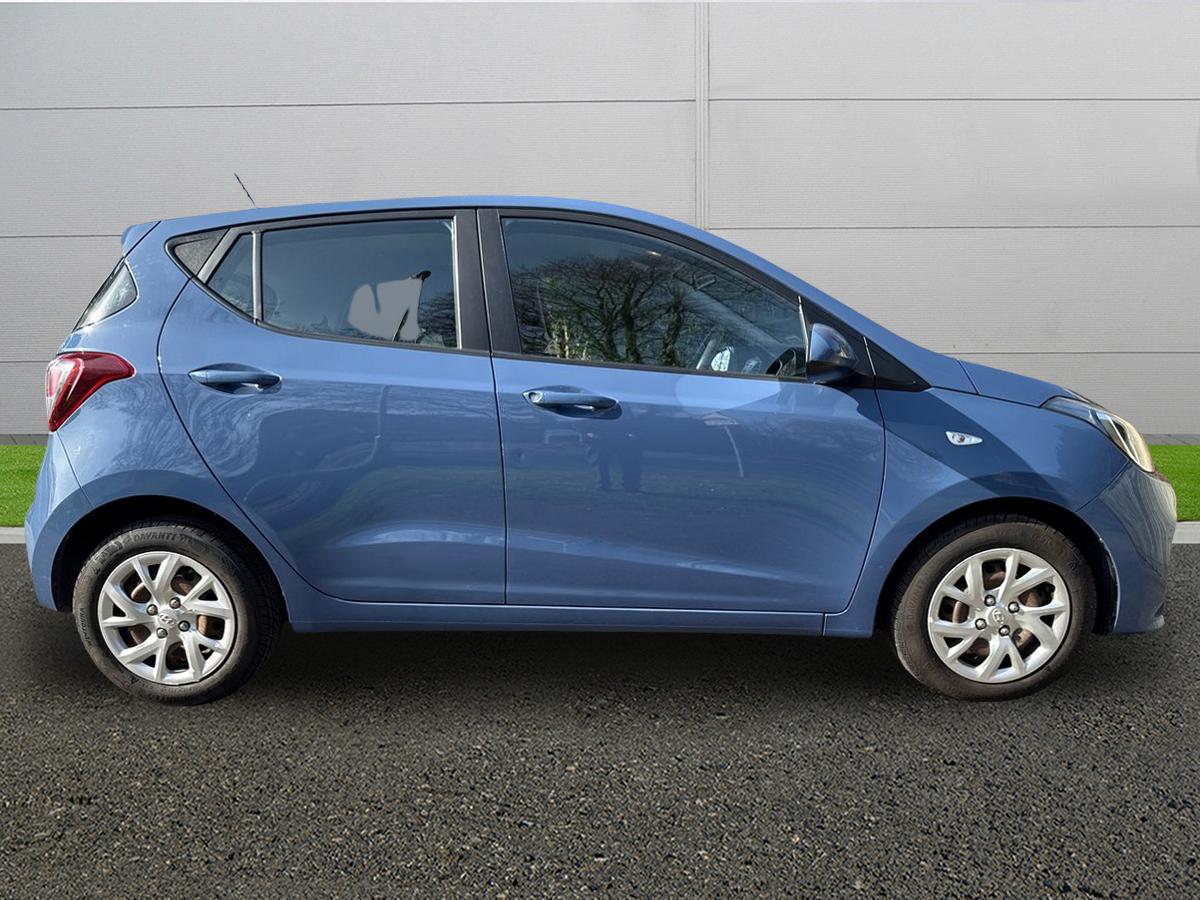 Used Hyundai i10 2017 for sale - 77685774: Photo 8