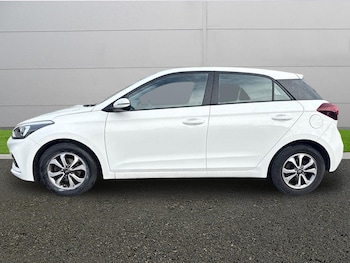 Used Hyundai i20 2020 for sale - 77401377: Photo