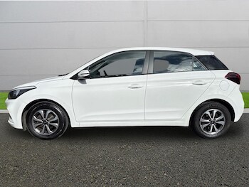 Used Hyundai i20 2020 for sale - 77660395: Photo
