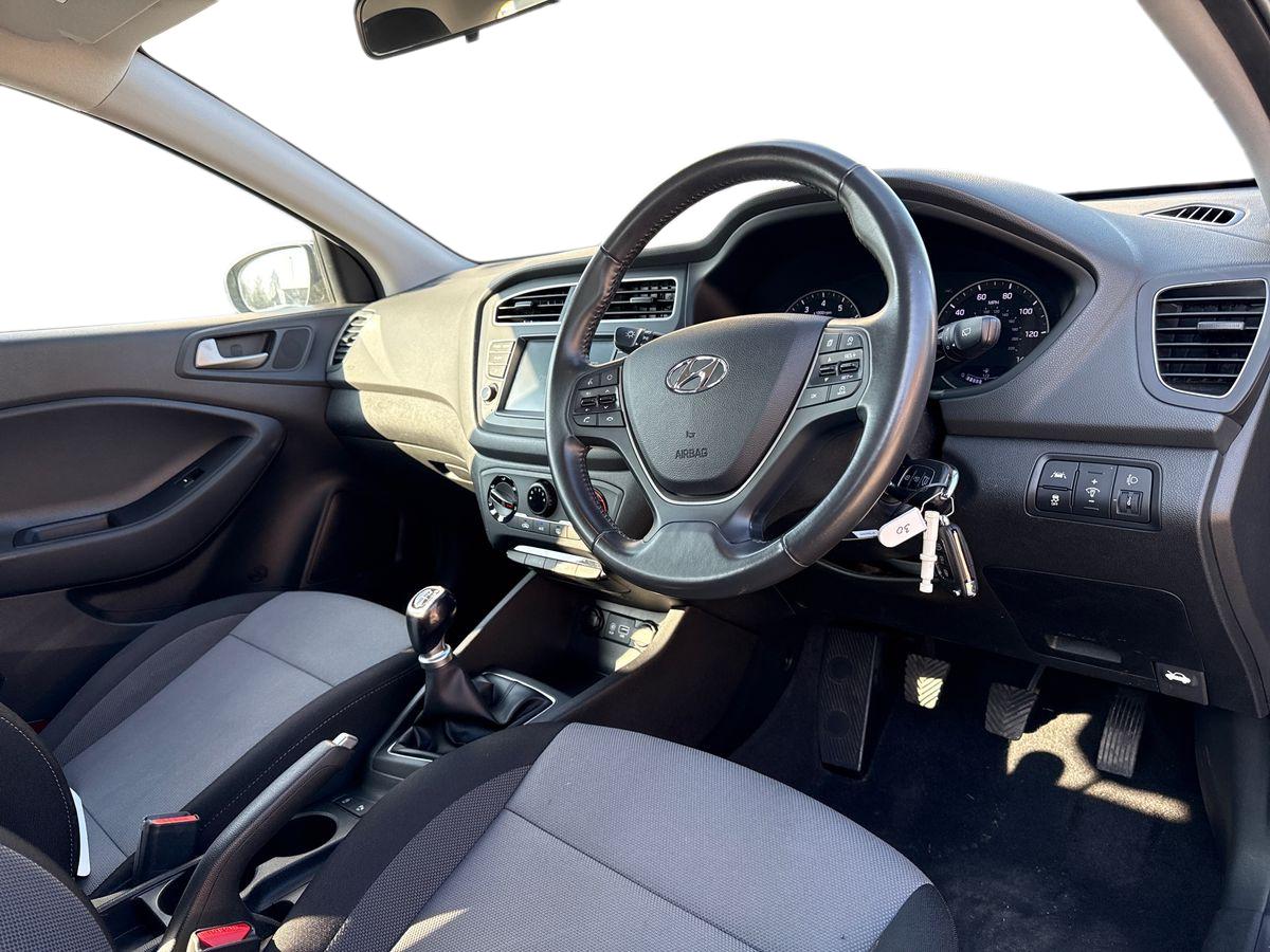 Used Hyundai i20 2018 for sale - 77755615: Photo 15