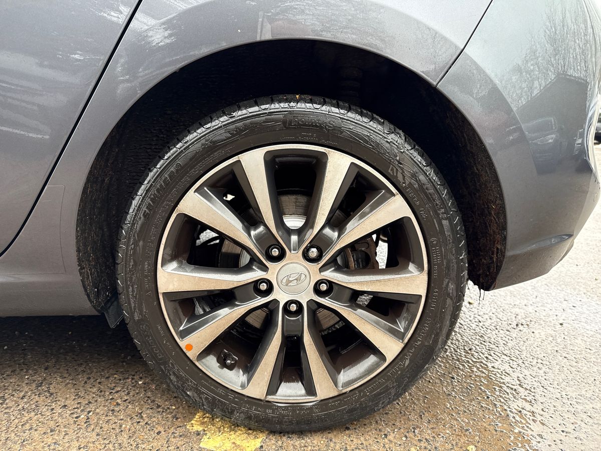 Used Hyundai i30 2018 for sale - 77244654: Photo 9