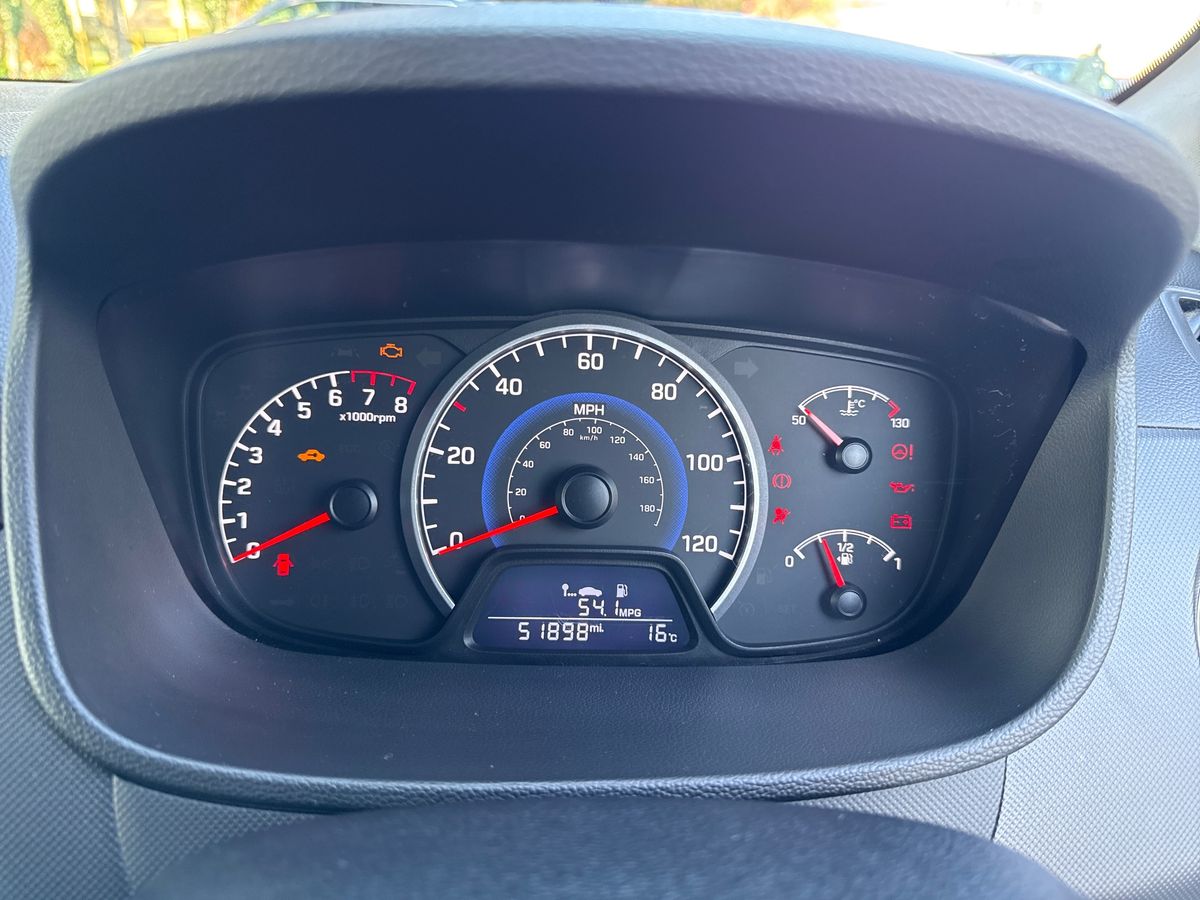 Used Hyundai i10 2018 for sale - 77959977: Photo 14