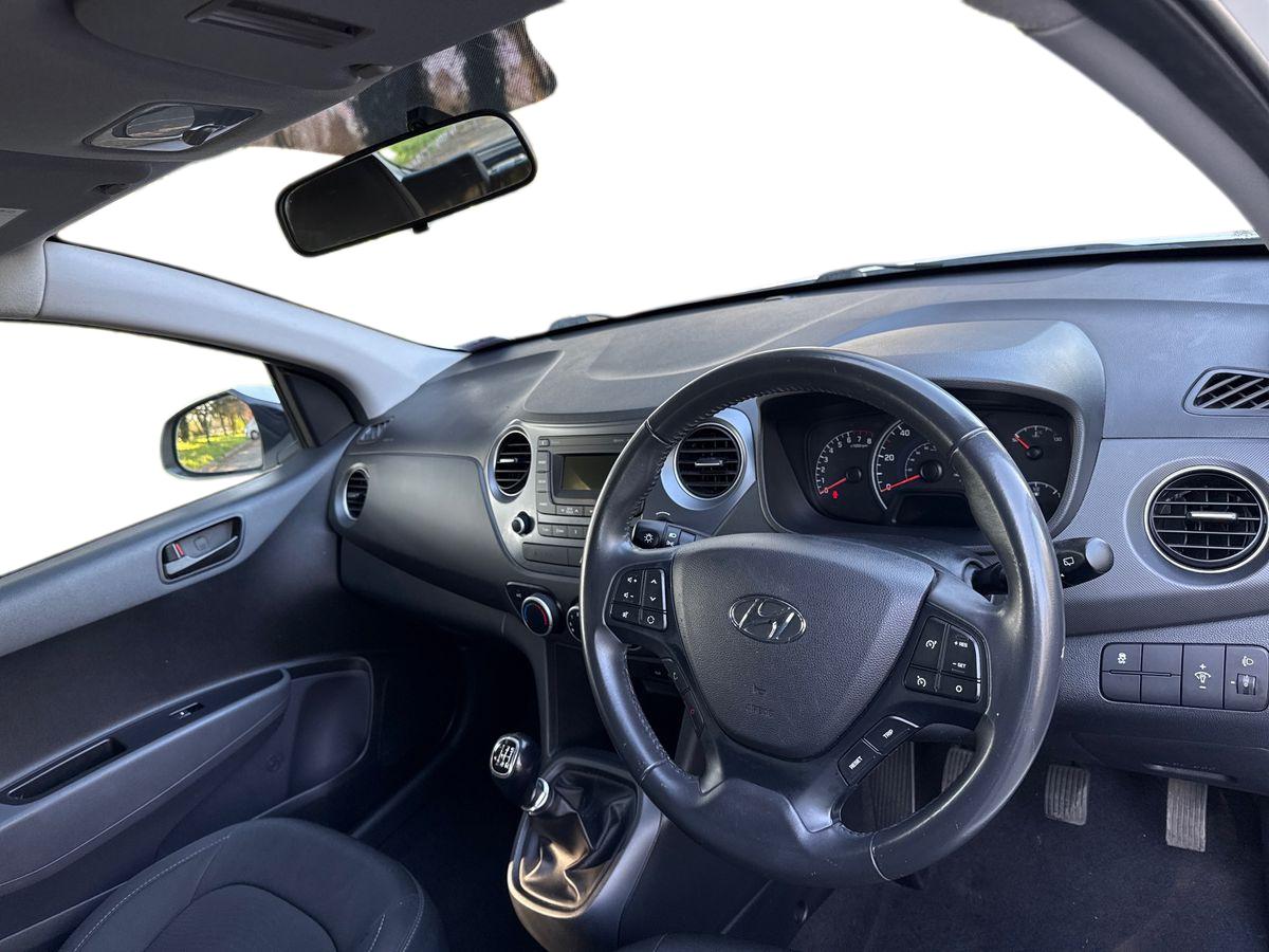 Used Hyundai i10 2018 for sale - 77959977: Photo 15