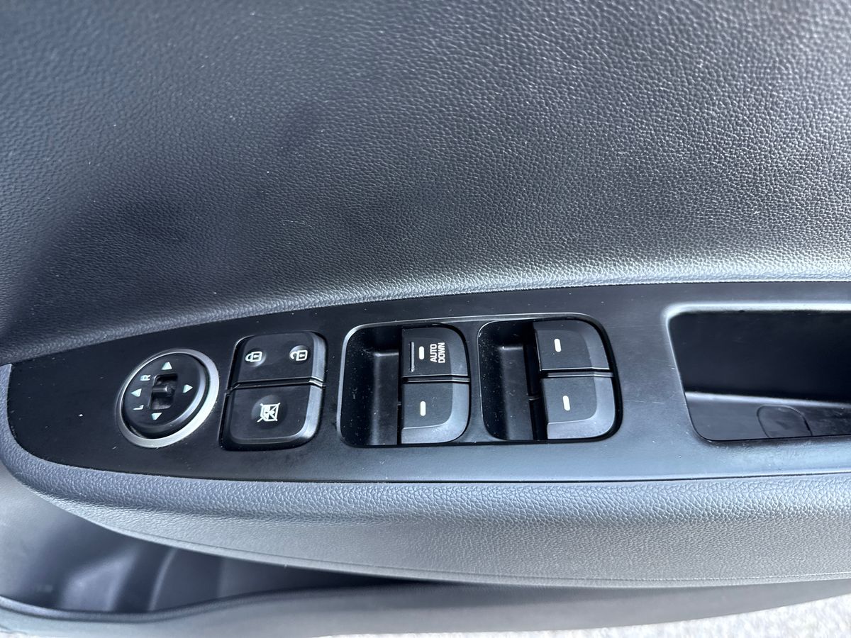 Used Hyundai i10 2018 for sale - 77959977: Photo 20