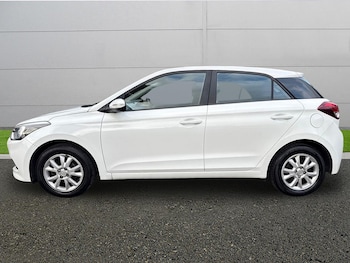 Used Hyundai i20 2017 for sale - 78948529: Photo
