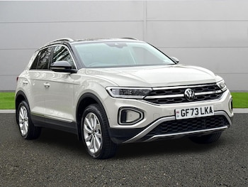 Used Volkswagen T-Roc 2023 for sale - 77786105: Photo