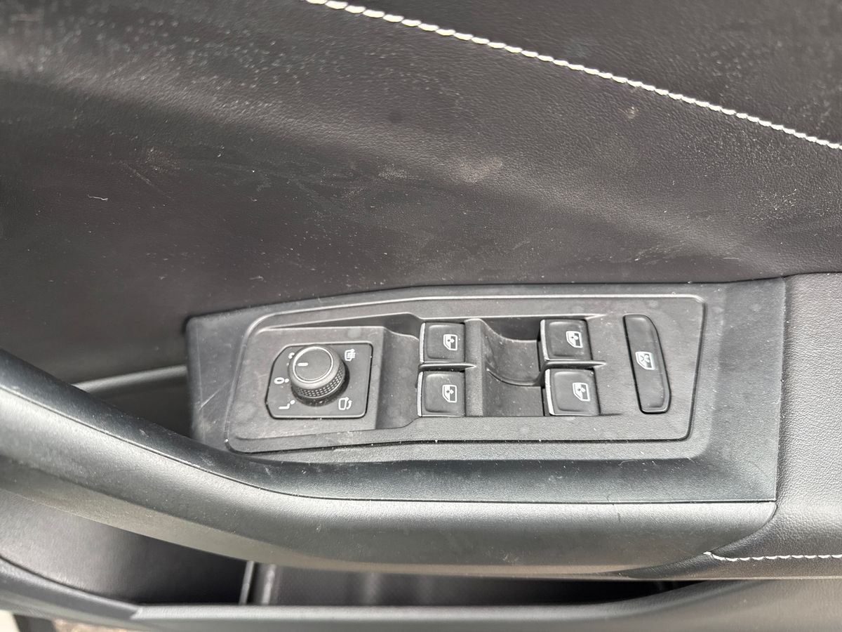 Used Volkswagen T-Roc 2023 for sale - 77786105: Photo 20