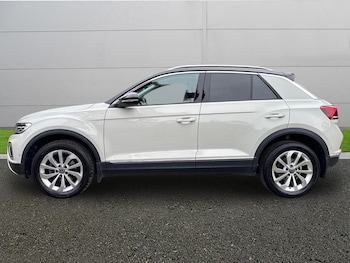 Used Volkswagen T-Roc 2023 for sale - 77786105: Photo