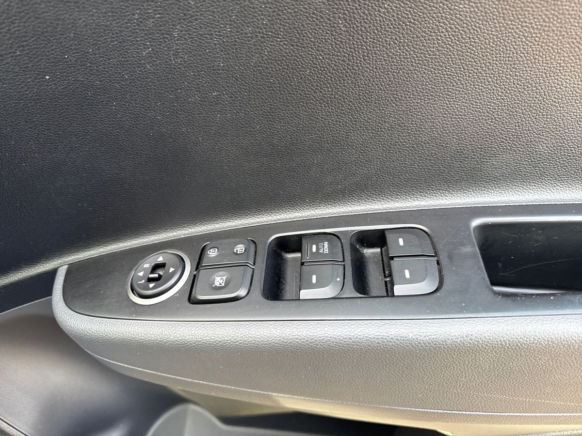 Used Hyundai i10 2017 for sale - 77965077: Photo 20