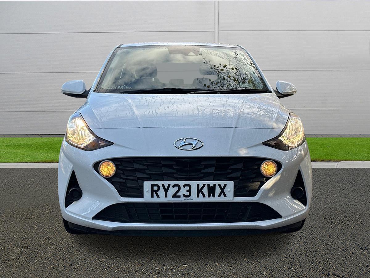 Used Hyundai i10 2023 for sale - 76780845: Photo 2