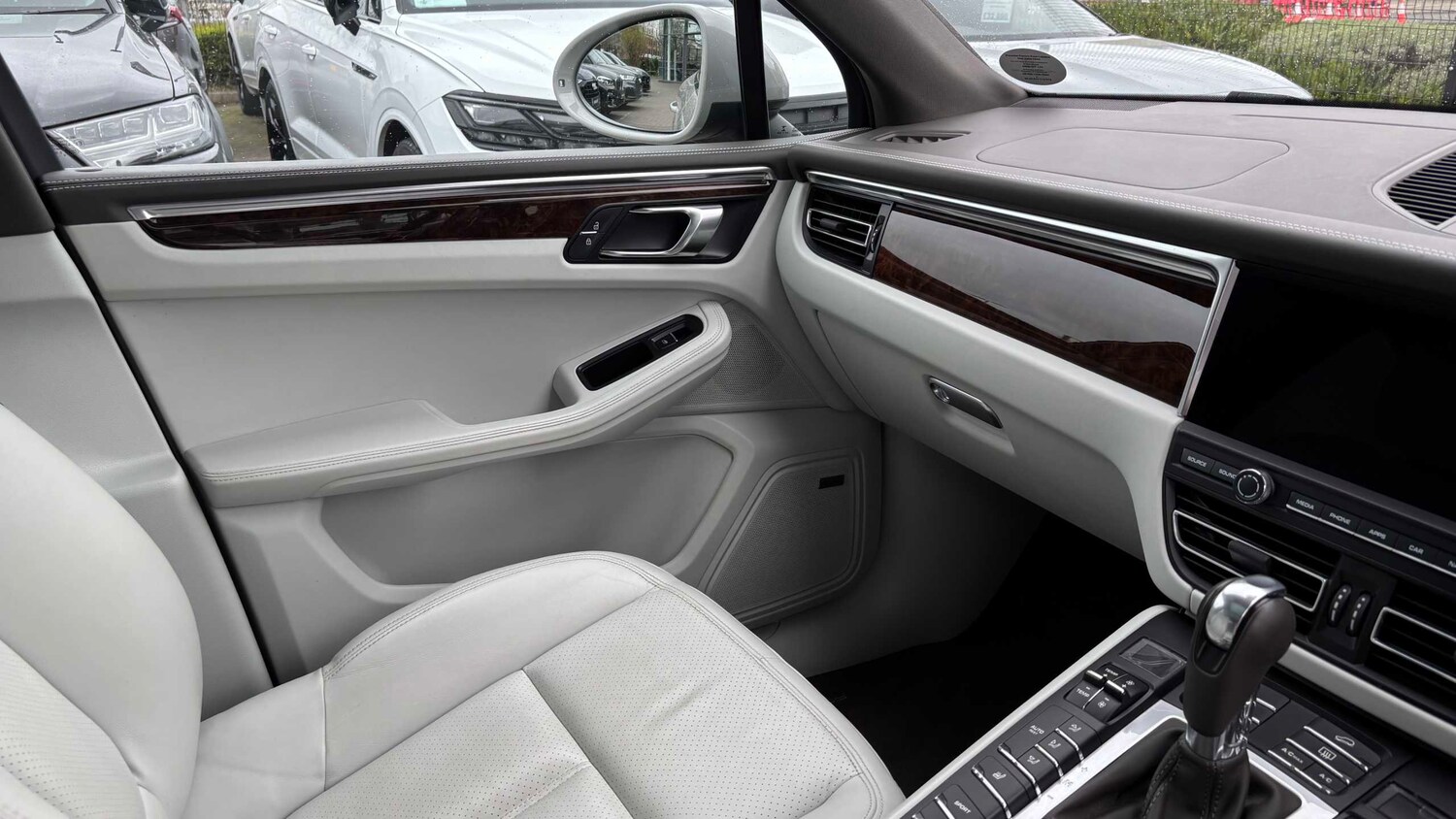 Used Porsche Macan 2020 for sale - 78024417: Photo 18