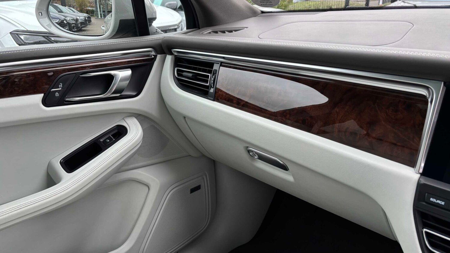 Used Porsche Macan 2020 for sale - 78024417: Photo 19