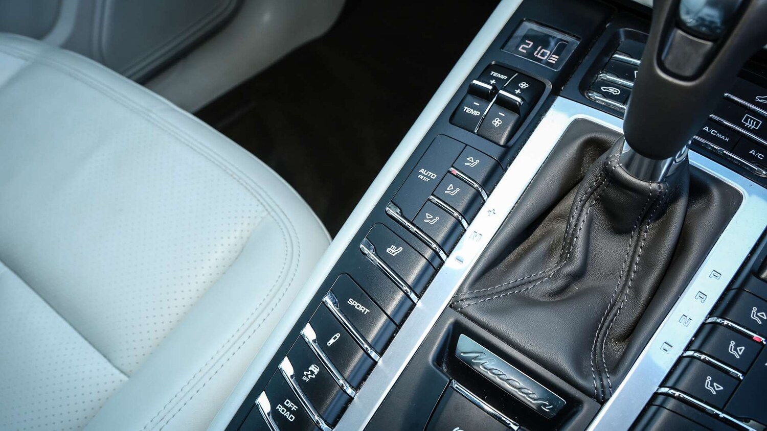 Used Porsche Macan 2020 for sale - 78024417: Photo 26