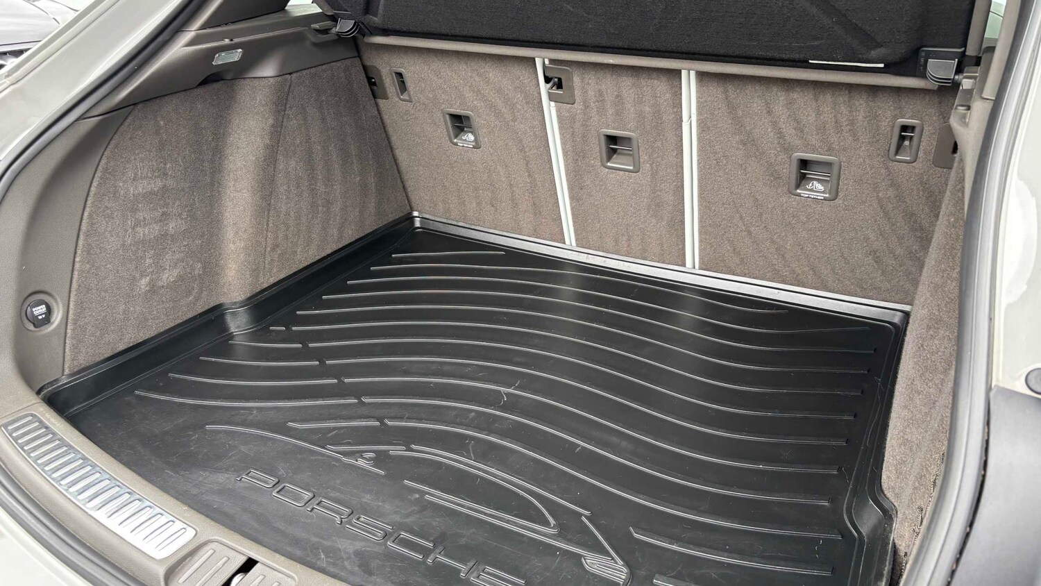 Used Porsche Macan 2020 for sale - 78024417: Photo 29