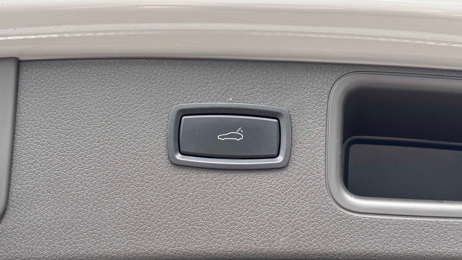 Used Porsche Macan 2020 for sale - 78024417: Photo 30