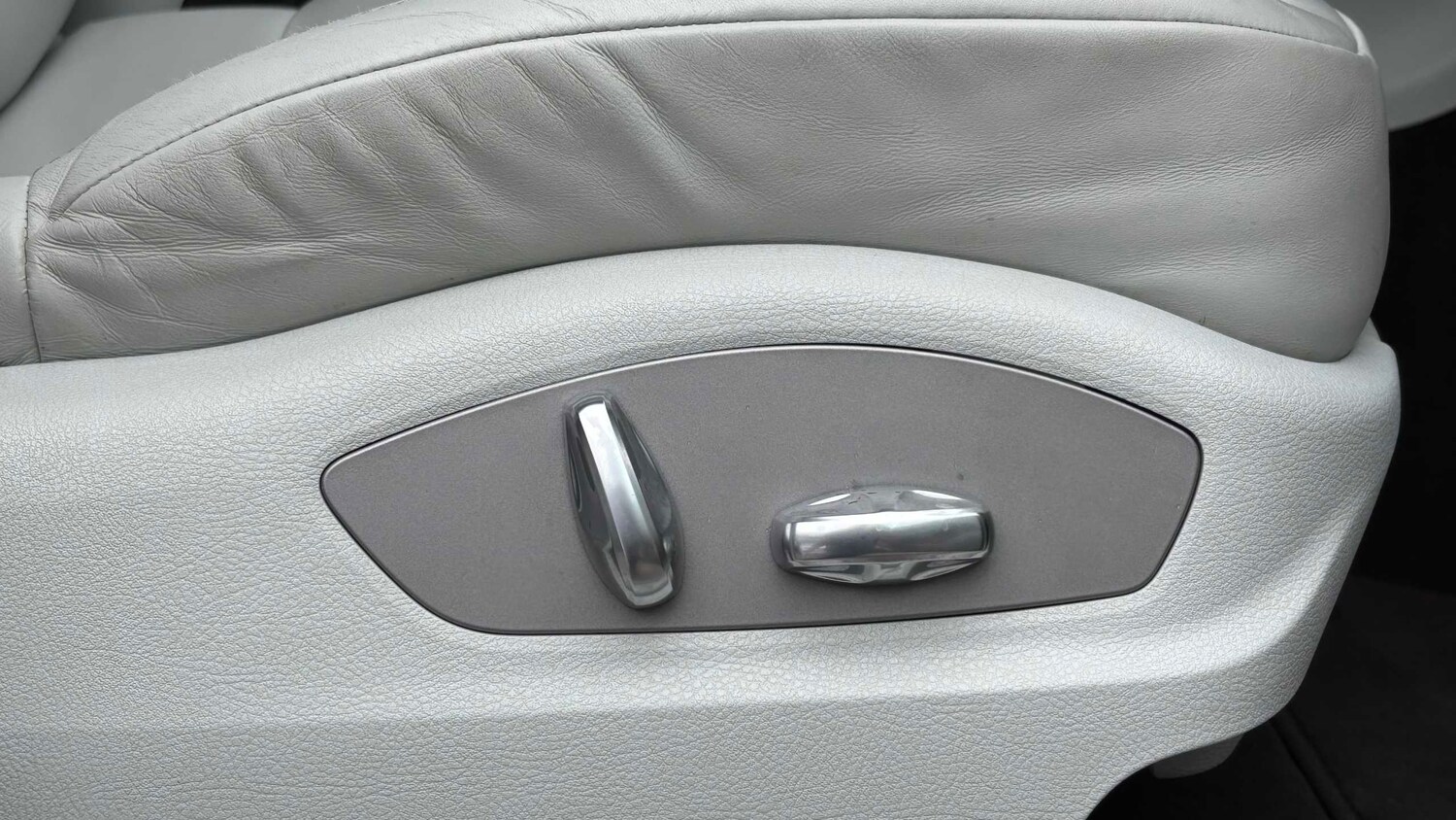 Used Porsche Macan 2020 for sale - 78024417: Photo 31