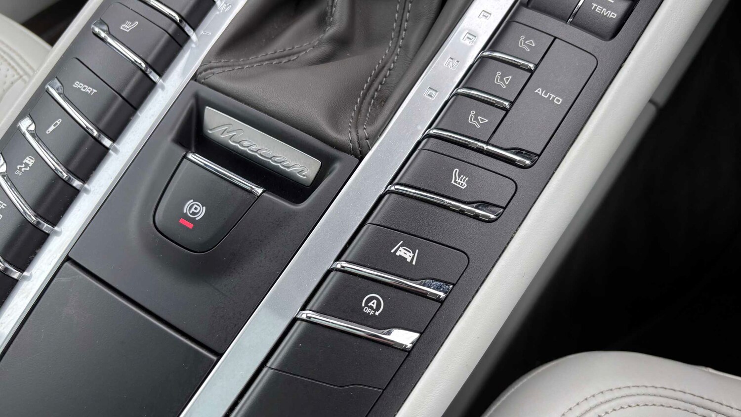 Used Porsche Macan 2020 for sale - 78024417: Photo 35