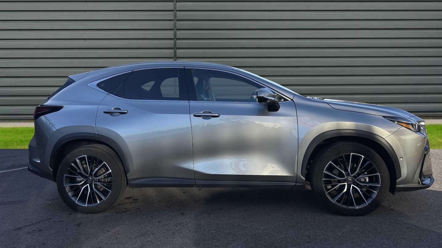 Used Lexus NX 2023 for sale - 76746176: Photo 4