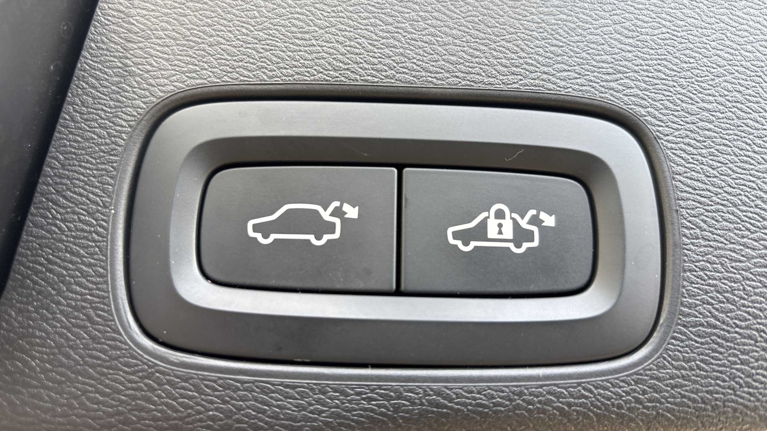 Used Volvo XC60 2021 for sale - 76339714: Photo 11