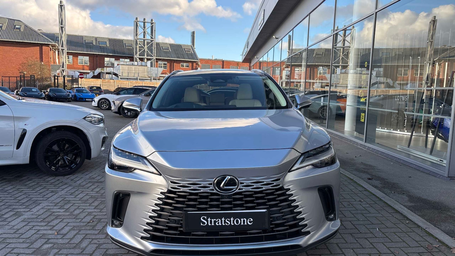 Used Lexus RX 2023 for sale - 77577328: Photo 2