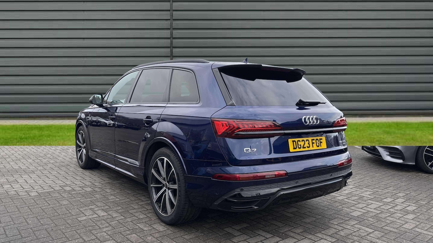 Used Audi Q7 2023 for sale - 77044076: Photo 3