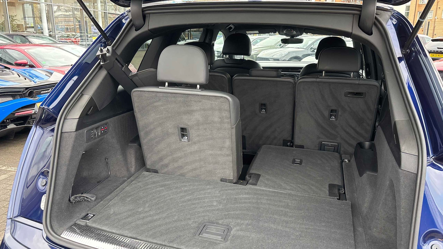 Used Audi Q7 2023 for sale - 77044076: Photo 9