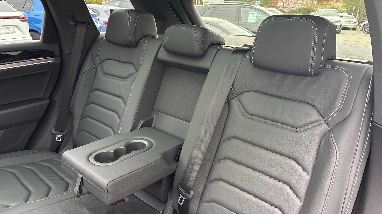 Used Volkswagen Touareg 2023 for sale - 76272224: Photo 16